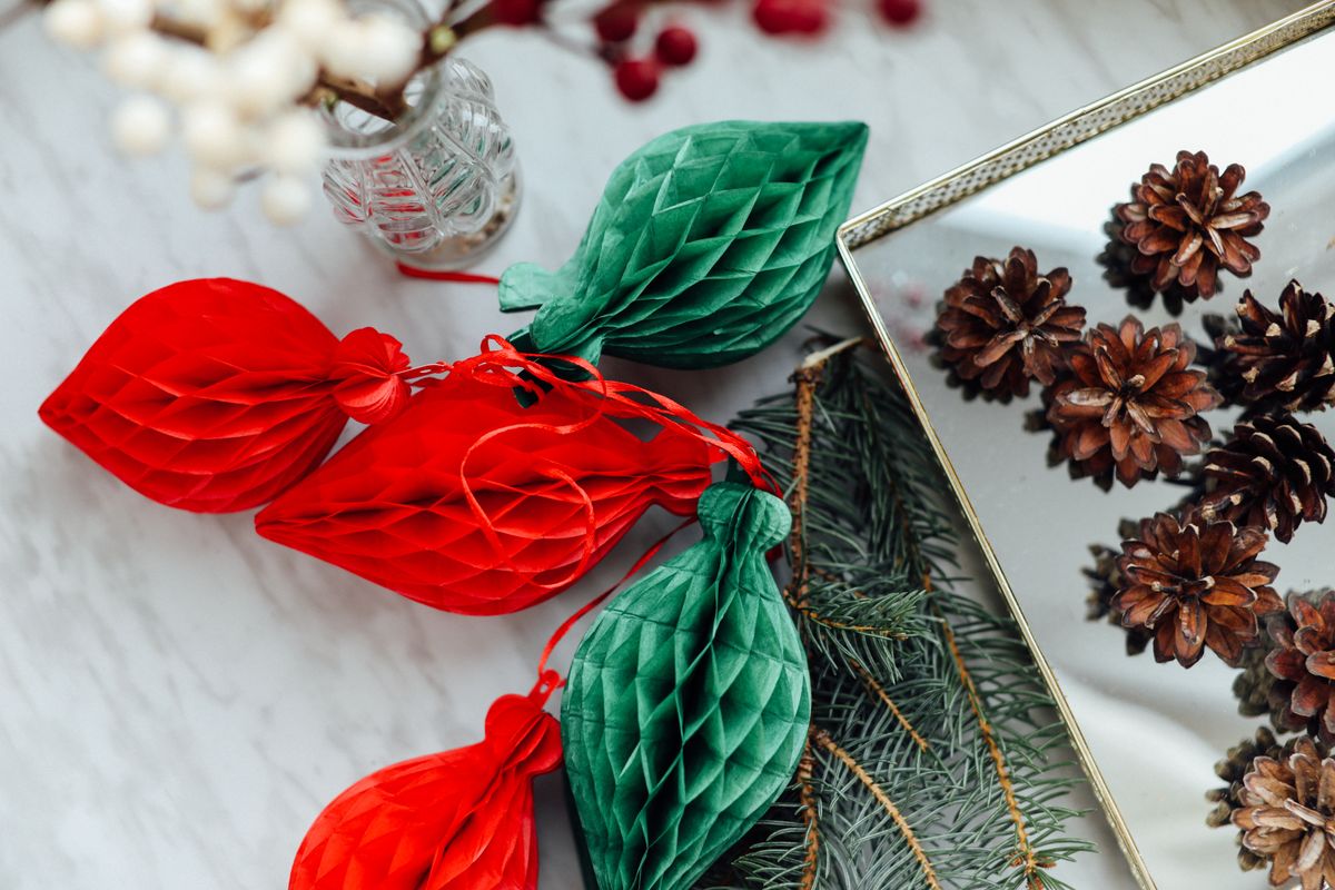 Déco de Noël 2026 à petit prix : Lefties Home et Action ressortent le rouge et le vert des Noëls d'antan